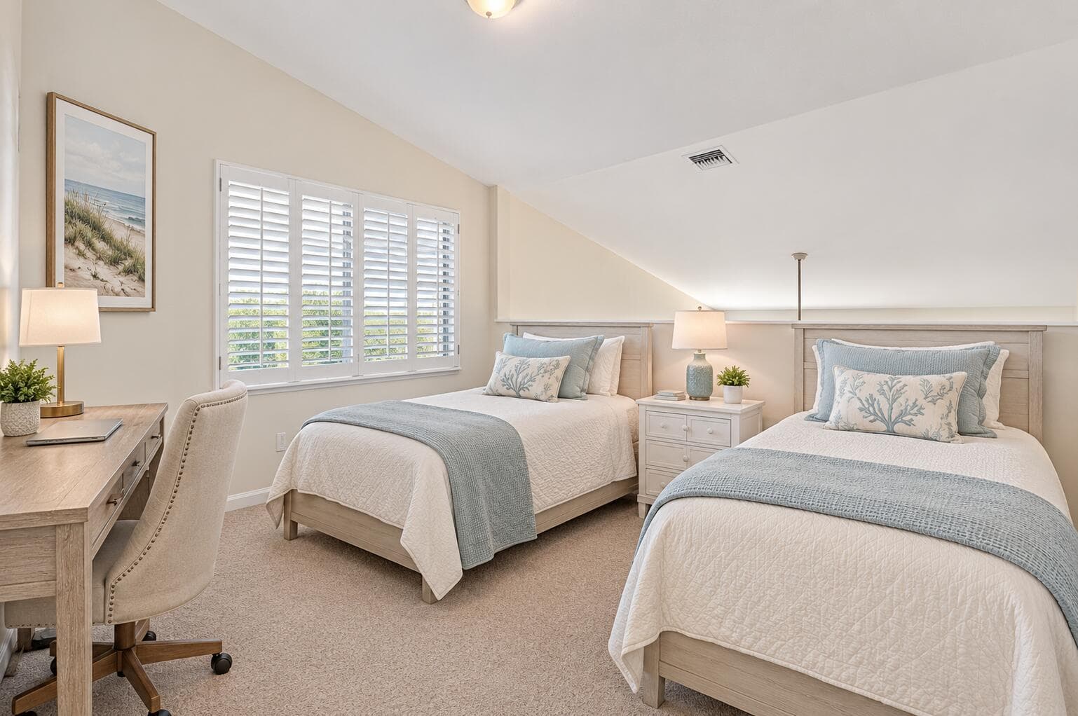 VIRTUALLY STAGED LOFT/3RD BEDROOM