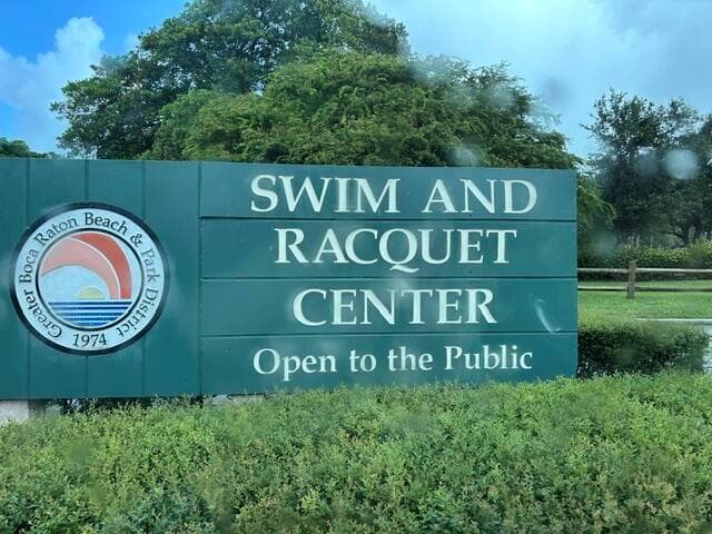 SWIM & RACQUET TENNIS CENTER