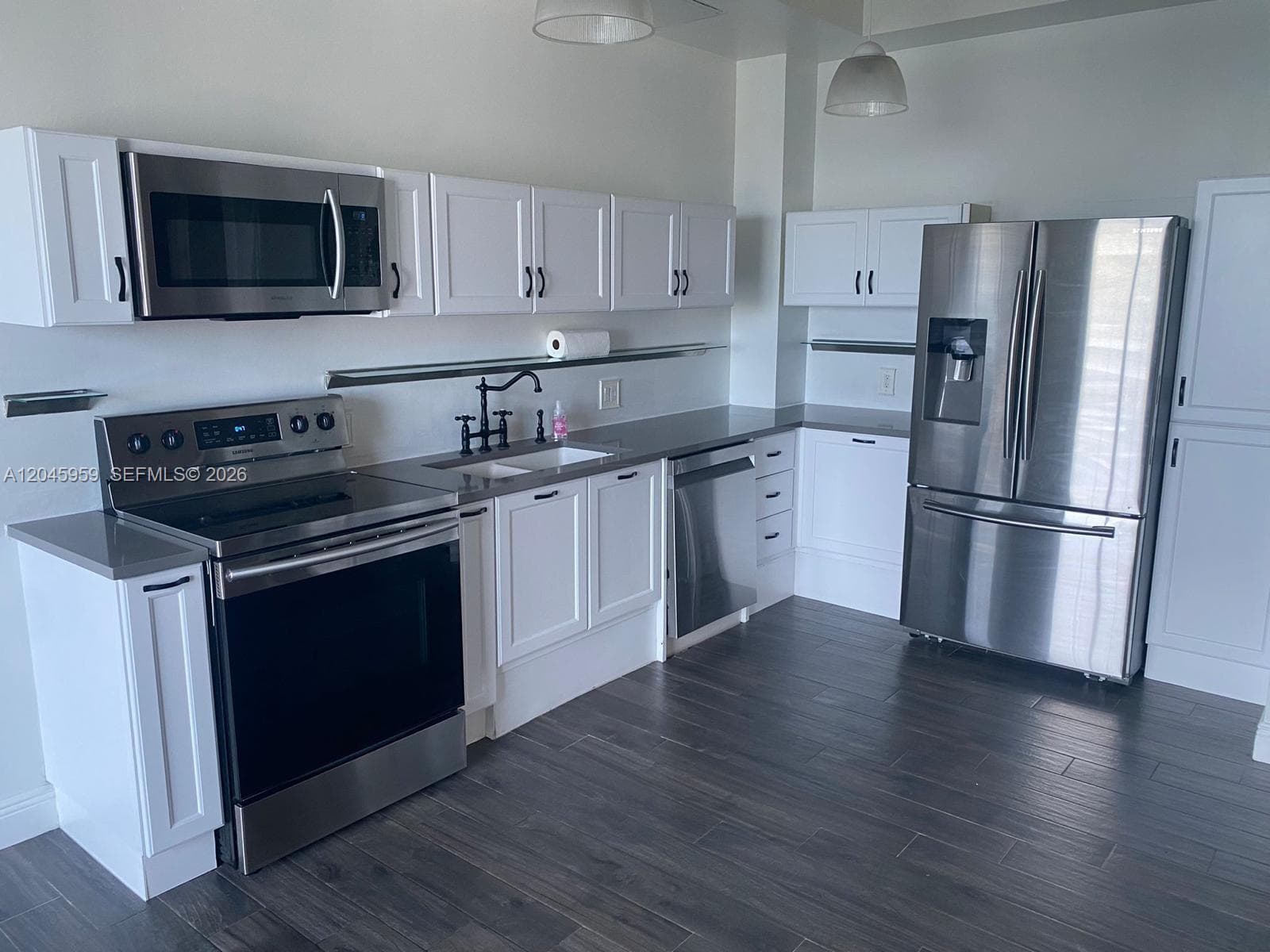 NEO CONDO · #1708 in Miami - Photo 3