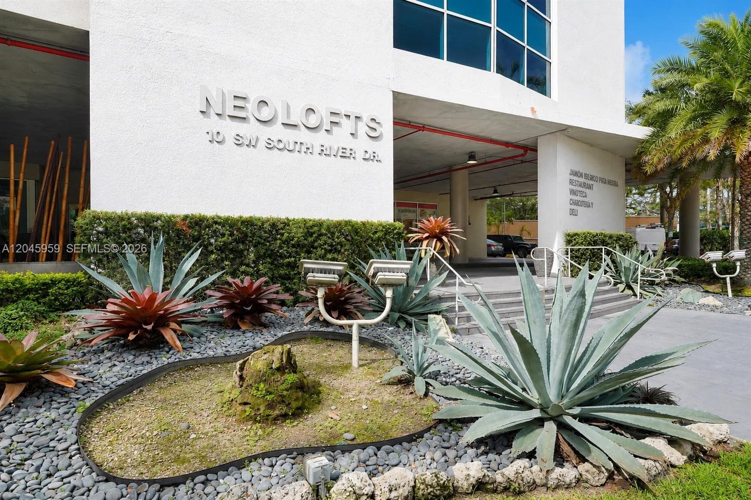 NEO CONDO · #1708 in Miami - Photo 1