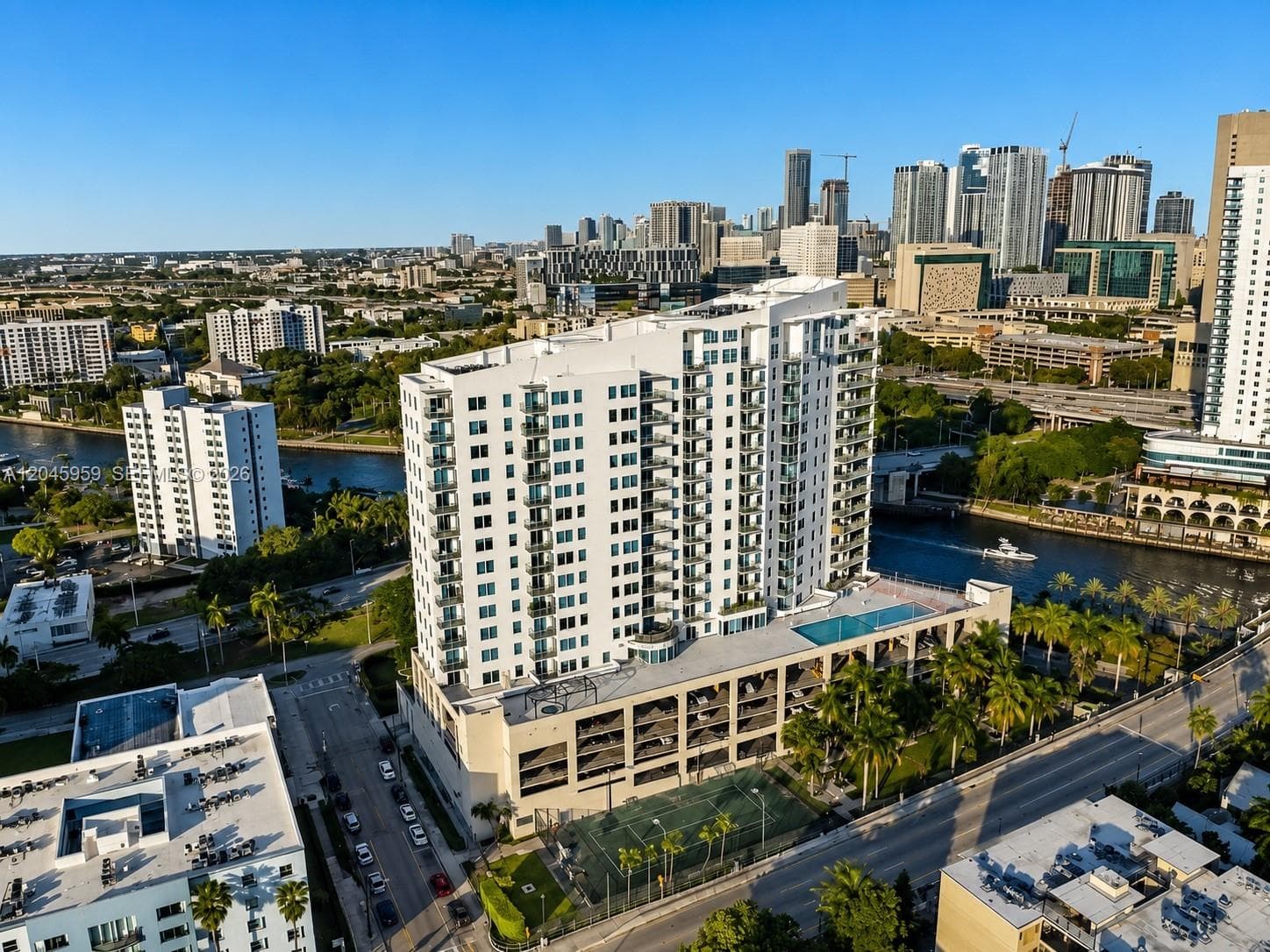 NEO CONDO · #1708 in Miami - Photo 15