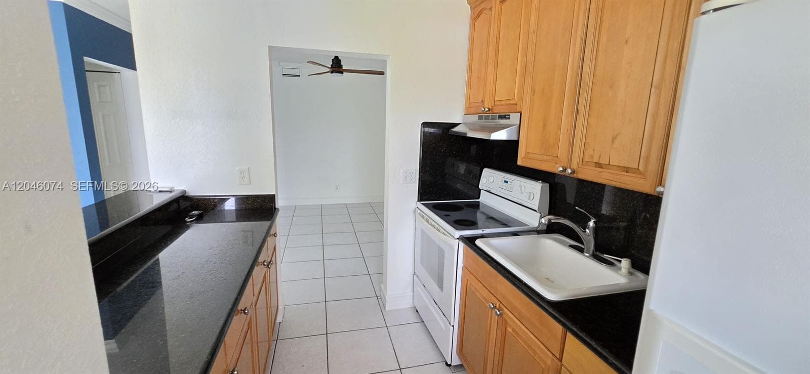 TOWN & COUNTRY APTS CONDO · #217 in Hollywood - Photo 24