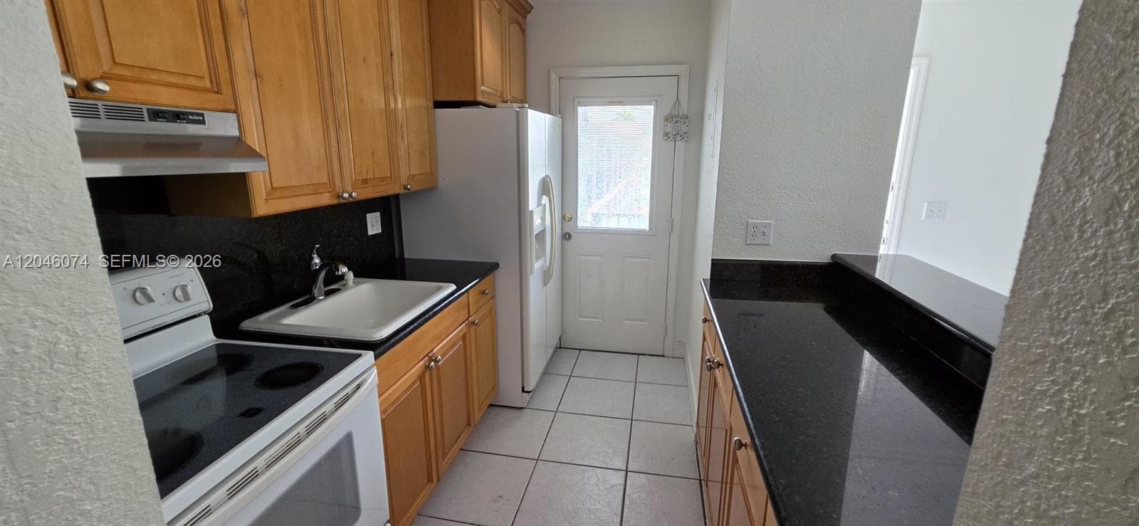 TOWN & COUNTRY APTS CONDO · #217 in Hollywood - Photo 25
