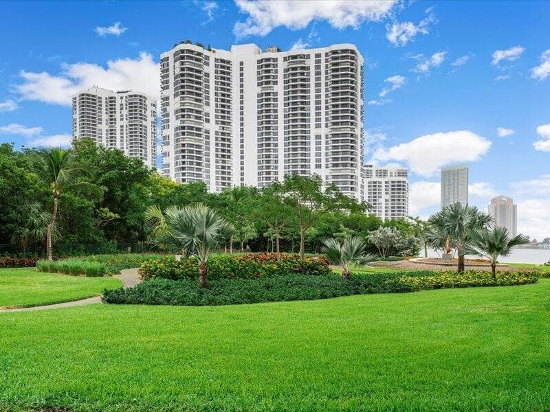 53-3370 Hidden Bay Dr #2409_053