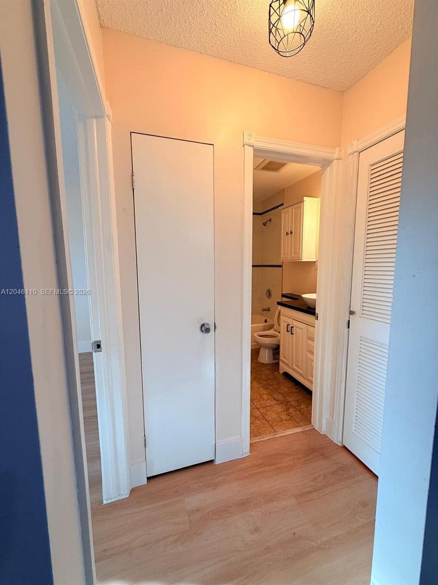 Pinewood Condominium · #20 in Hollywood - Photo 12