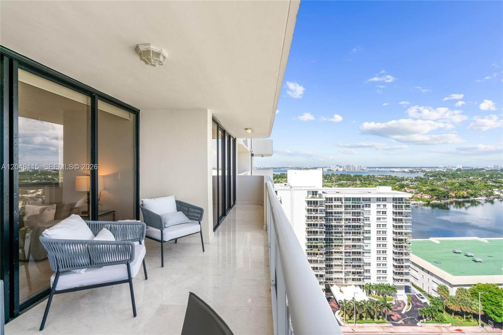 LEXCELLENCE CONDO · #2207 in Miami Beach - Photo 2