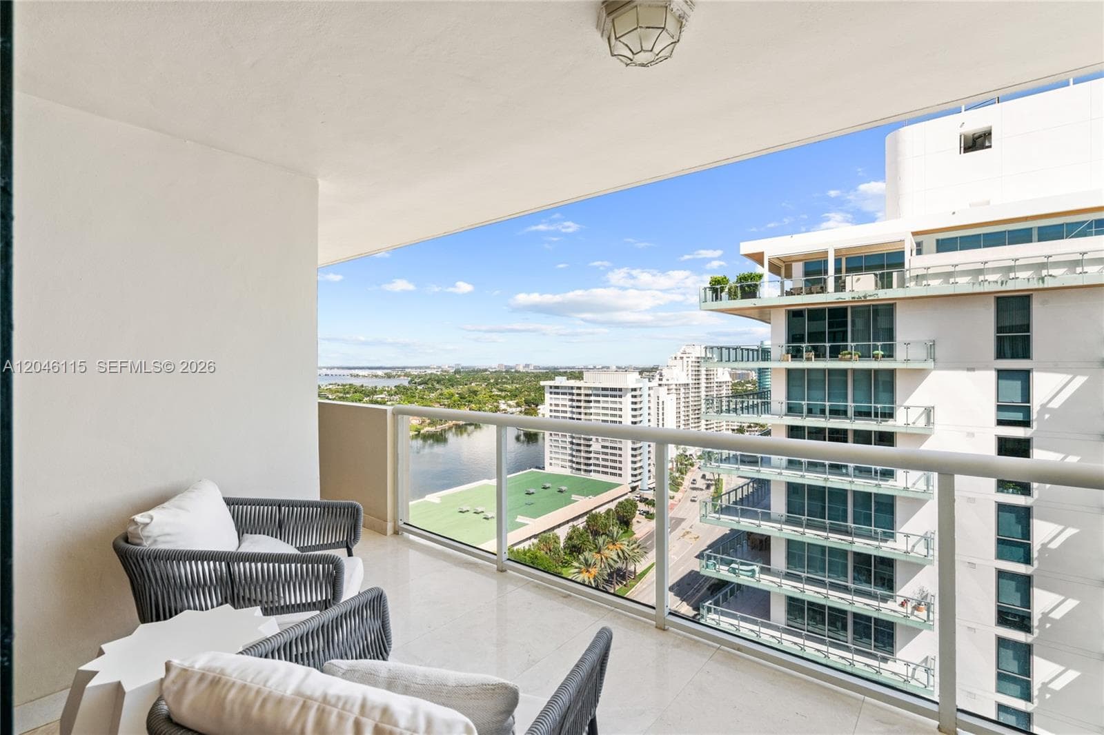LEXCELLENCE CONDO · #2207 in Miami Beach - Photo 3