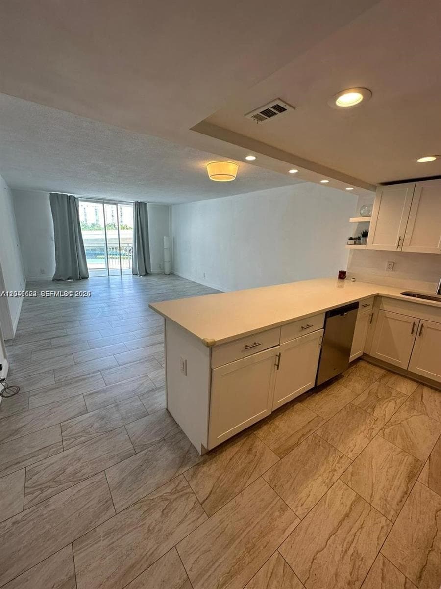 IMPERIAL TOWERS NORTH CON · #333 in Hallandale Beach - Photo 9