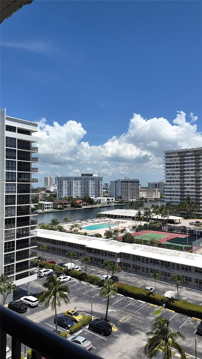 AVANT GARDE CONDO · #1004 in Hallandale Beach - Photo 2