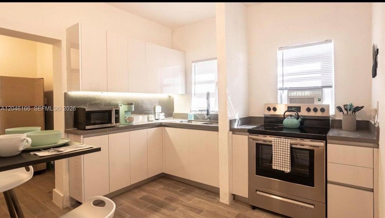 ROCKMOOR PLACE · #3 in Miami - Photo 1