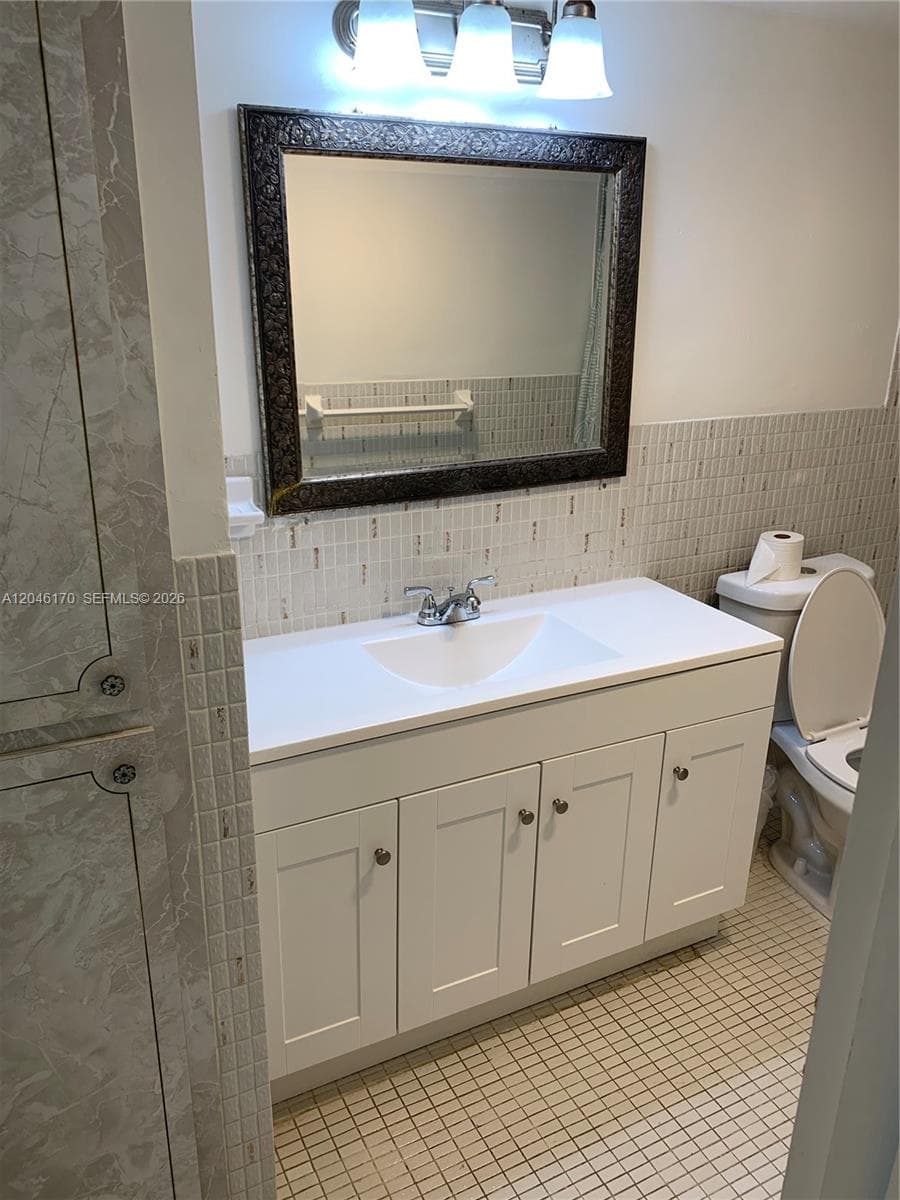 POINT EAST SEC II CONDO · #F301 in Aventura - Photo 13