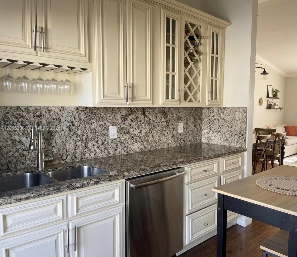 Lago del Rey · #1304 in Hialeah - Photo 4
