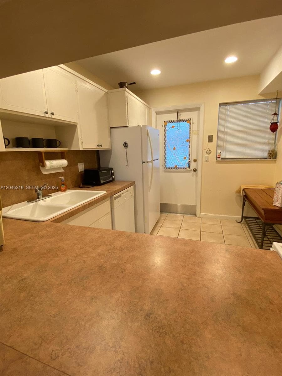 THIRD GULFSTREAM GARDEN · #403F in Hallandale Beach - Photo 2