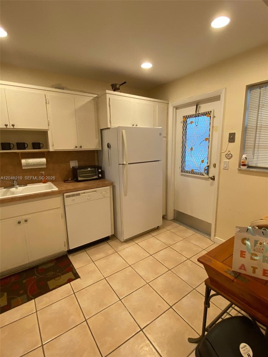 THIRD GULFSTREAM GARDEN · #403F in Hallandale Beach - Photo 4