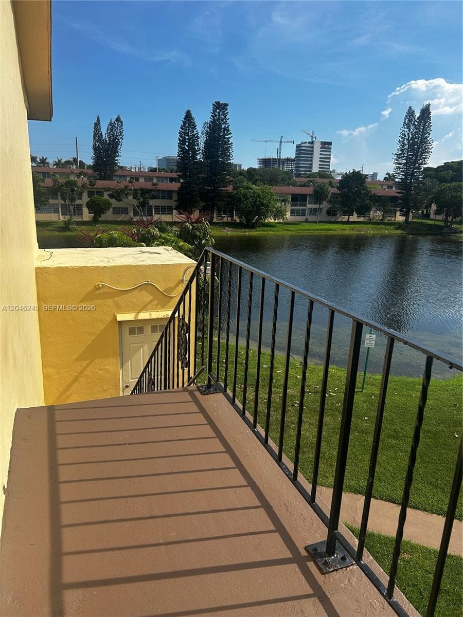 BISCAYNE LAKE GDN BLDG B · #B25 in Aventura - Photo 23