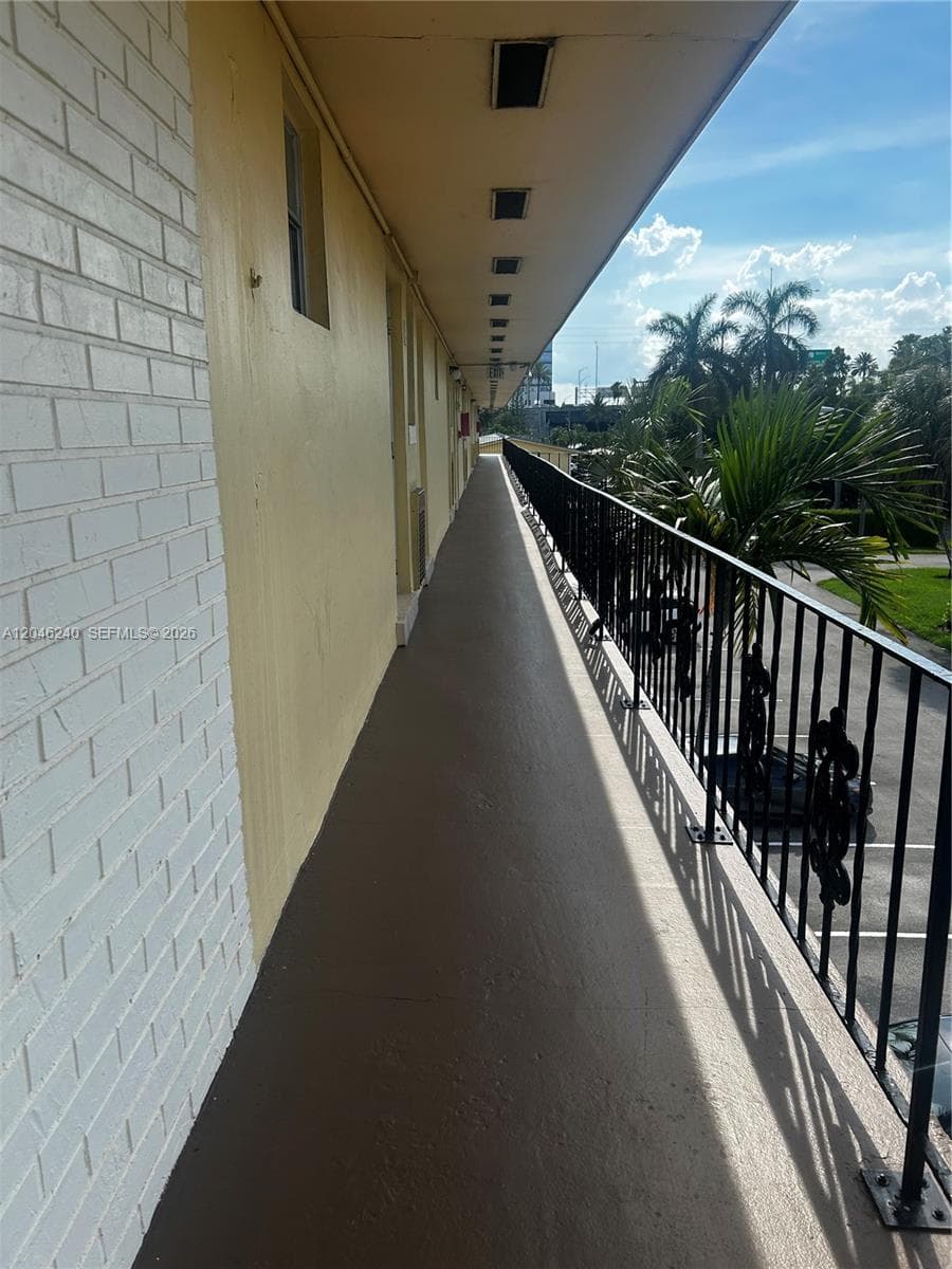 BISCAYNE LAKE GDN BLDG B · #B25 in Aventura - Photo 22