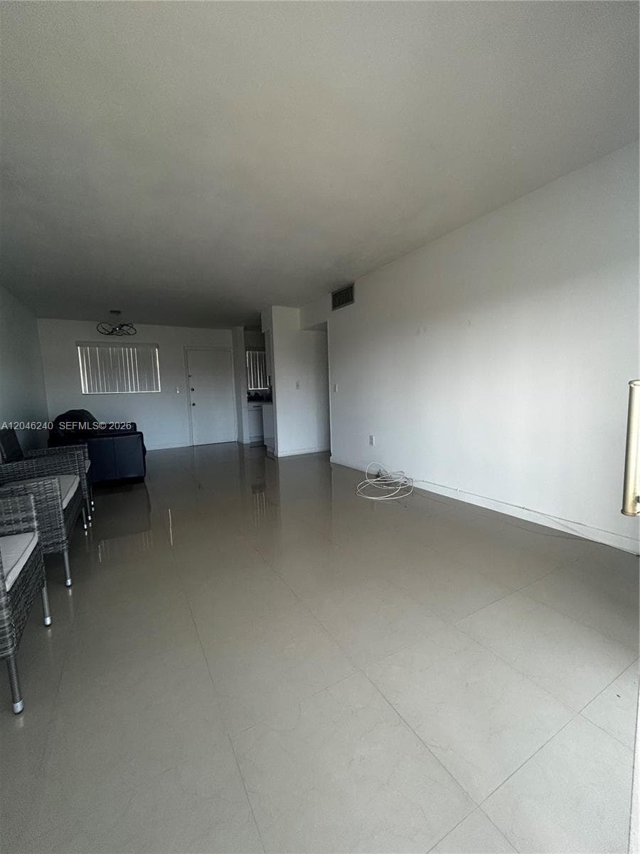 BISCAYNE LAKE GDN BLDG B · #B25 in Aventura - Photo 10