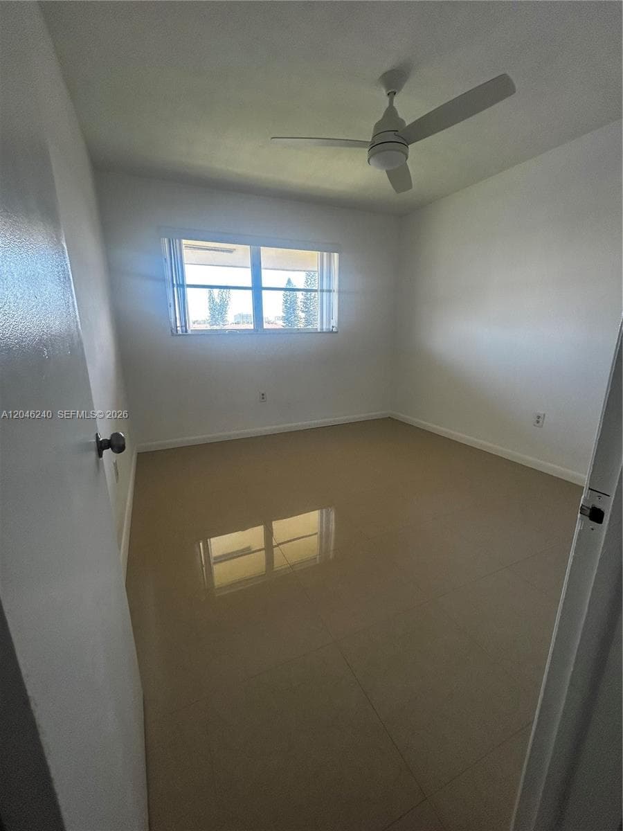 BISCAYNE LAKE GDN BLDG B · #B25 in Aventura - Photo 15