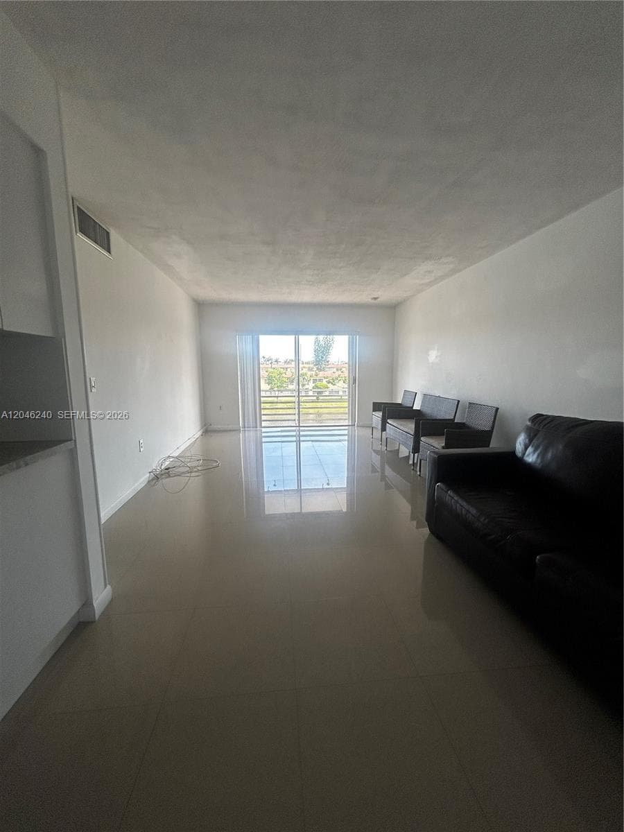 BISCAYNE LAKE GDN BLDG B · #B25 in Aventura - Photo 8