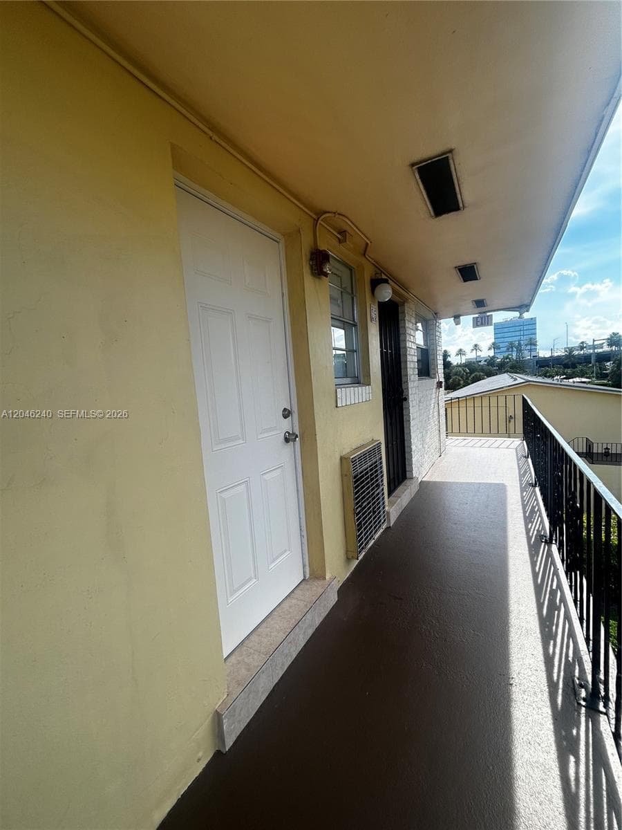 BISCAYNE LAKE GDN BLDG B · #B25 in Aventura - Photo 21