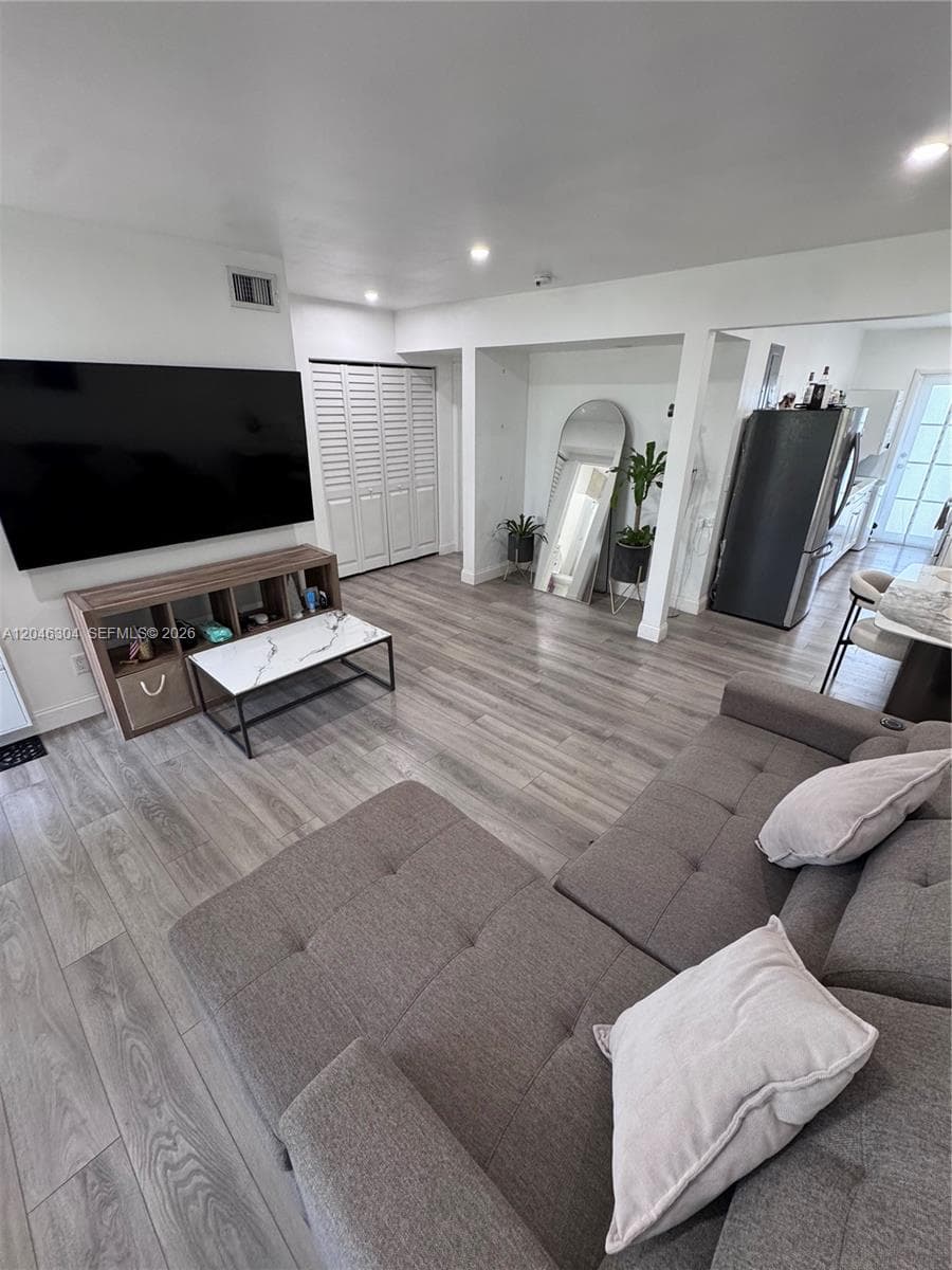 BAY VIEW CONDO · #2G in Miami Beach - Photo 4