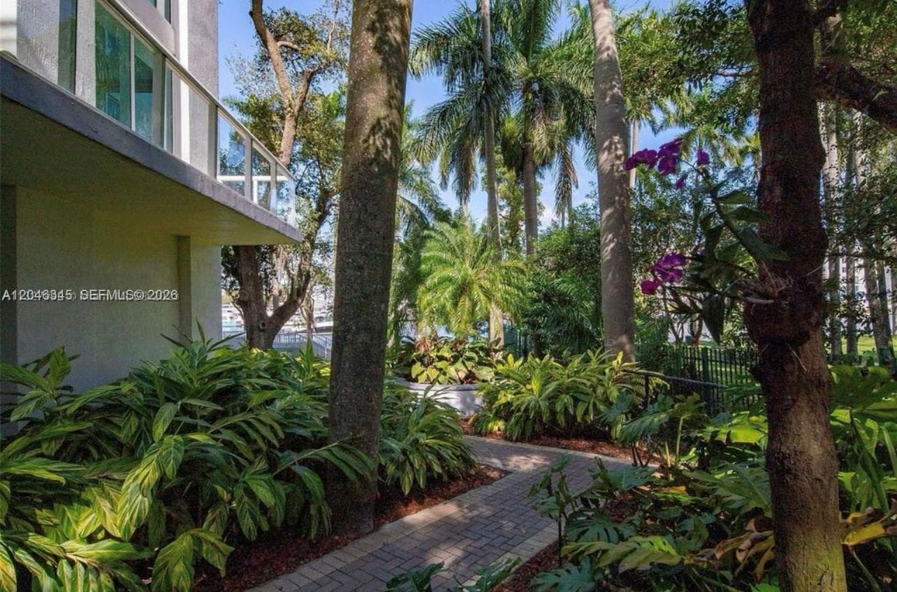 TERRAZAS RIVERPARK VILLAG · #1505 in Miami - Photo 28