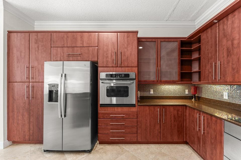 210 KITCHEN 4