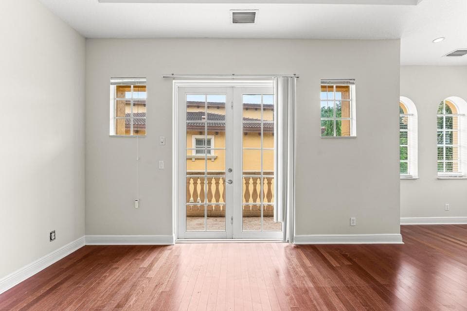 210 MASTER BEDROOM 4