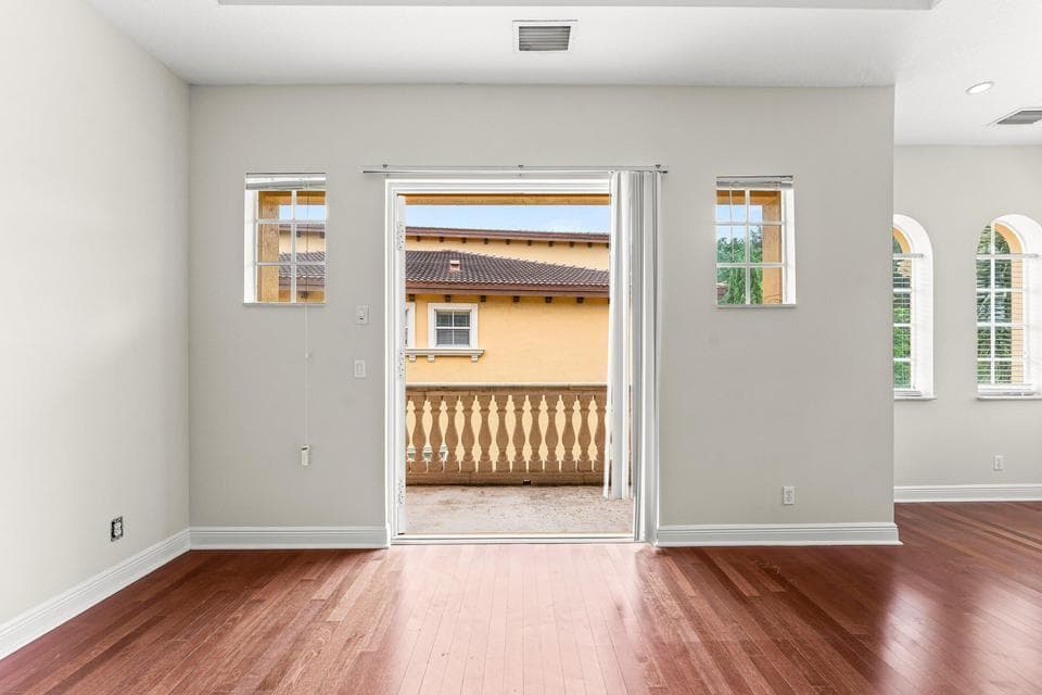 210 MASTER BEDROOM 5