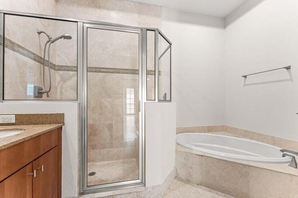 210 MASTER BATH