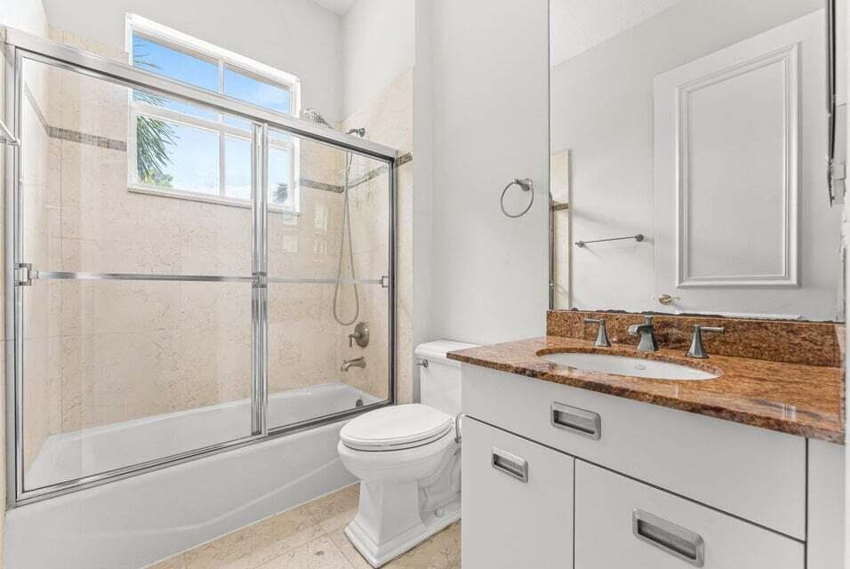 210 2ND BATHROOM