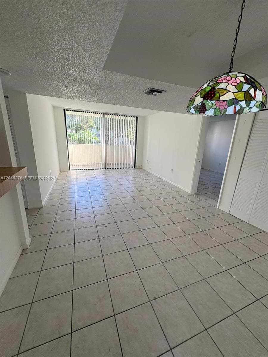 PEPPERMILL KENDALE LKS W · #C205 in Miami - Photo 3