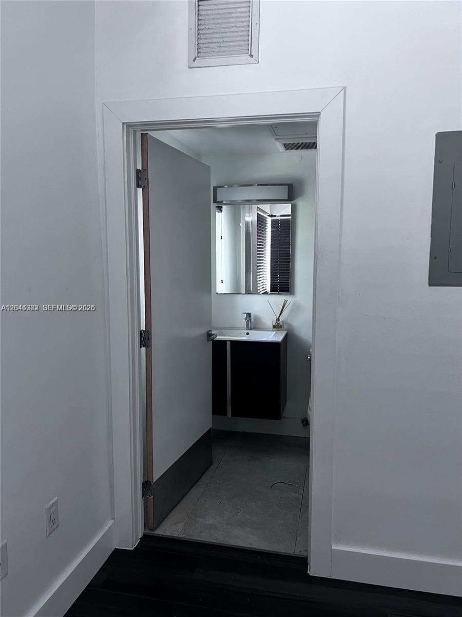 Michigan Condominium · #115 in Miami Beach - Photo 6