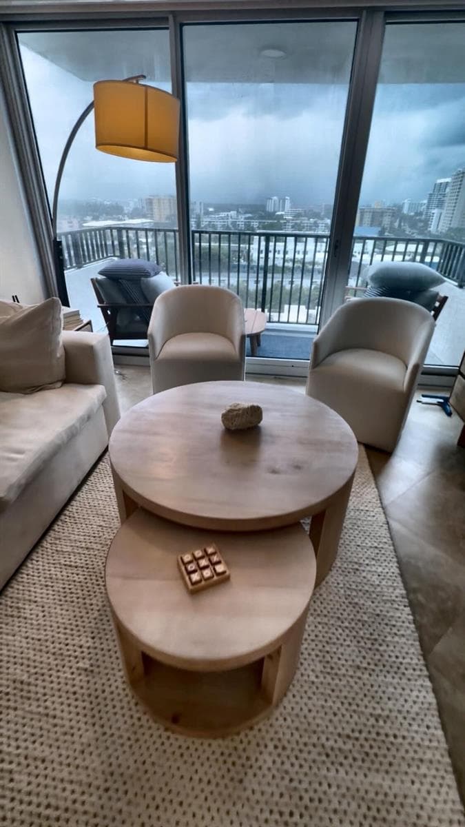 listing_photo_1_living_room