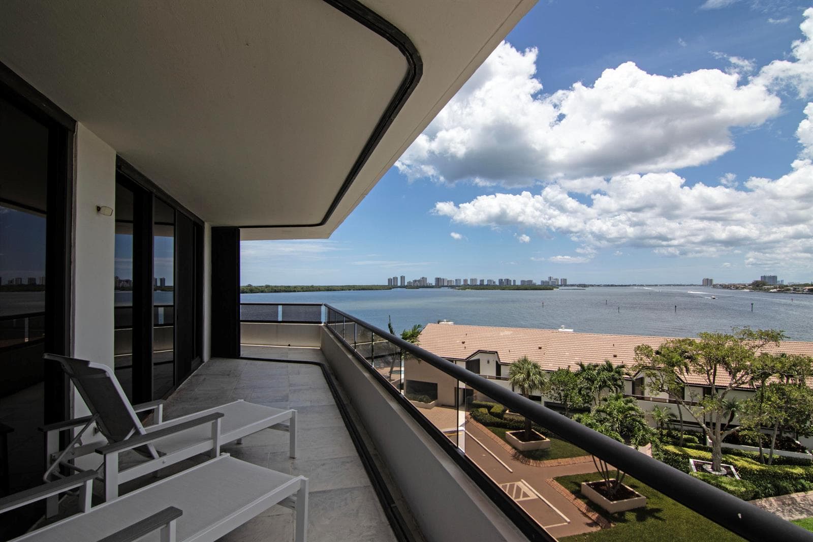 ****Balcony 5 BEST