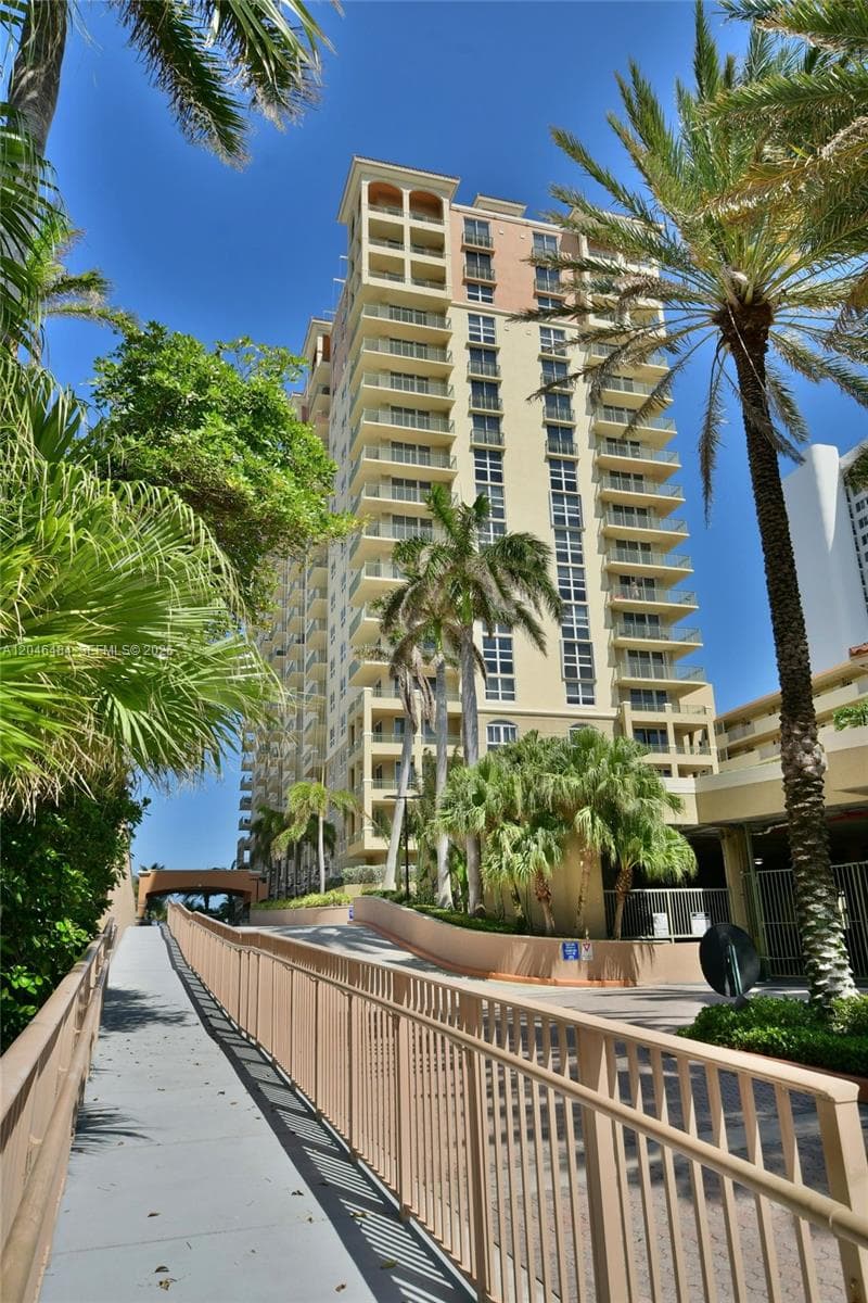 2080 OCEAN DRIVE CONDO · #1711 in Hallandale Beach - Photo 32