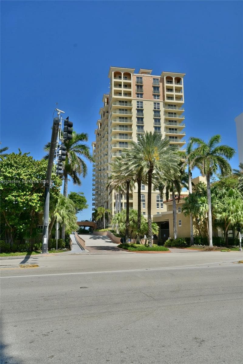 2080 OCEAN DRIVE CONDO · #1711 in Hallandale Beach - Photo 31