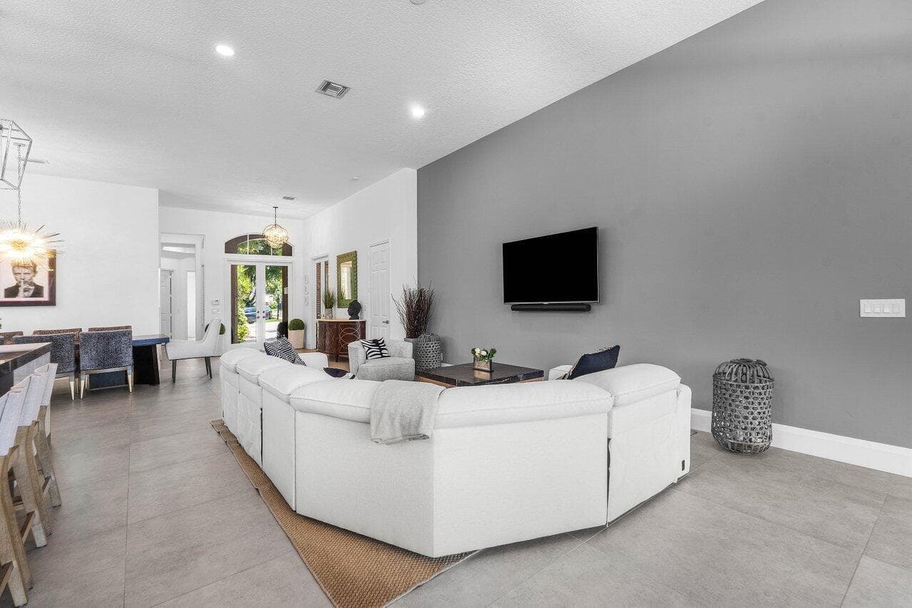Spacious Living Room