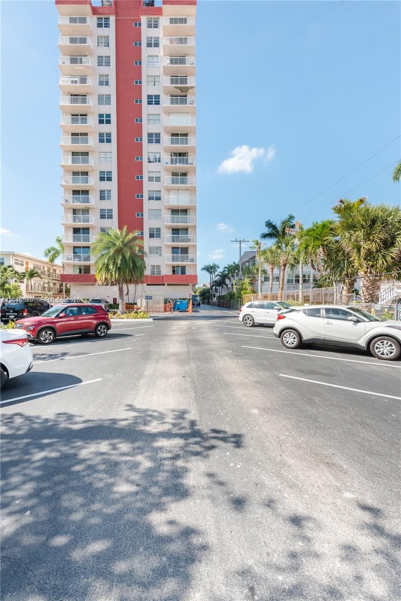 CLIFTON CONDO · #407 in Hallandale Beach - Photo 6
