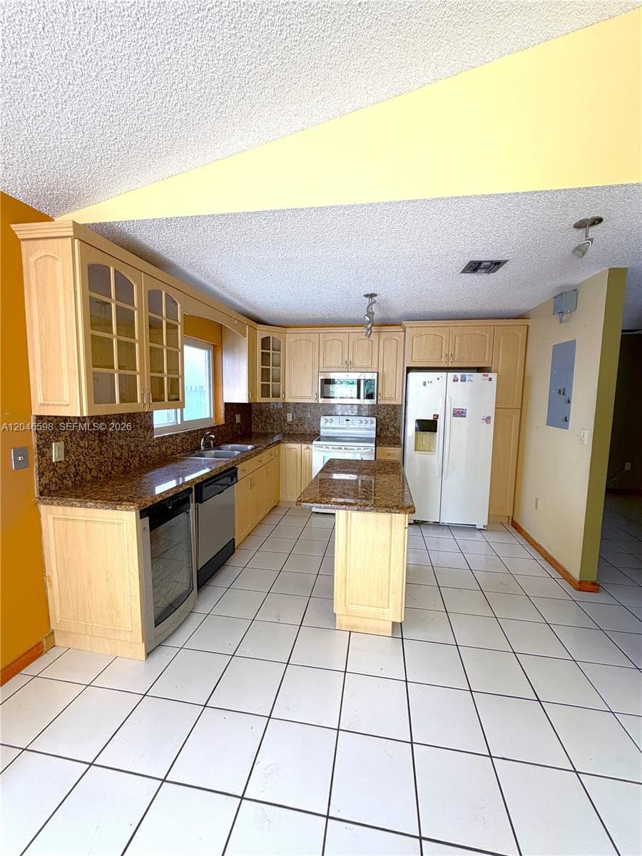 14225 SW 55th St photo 33