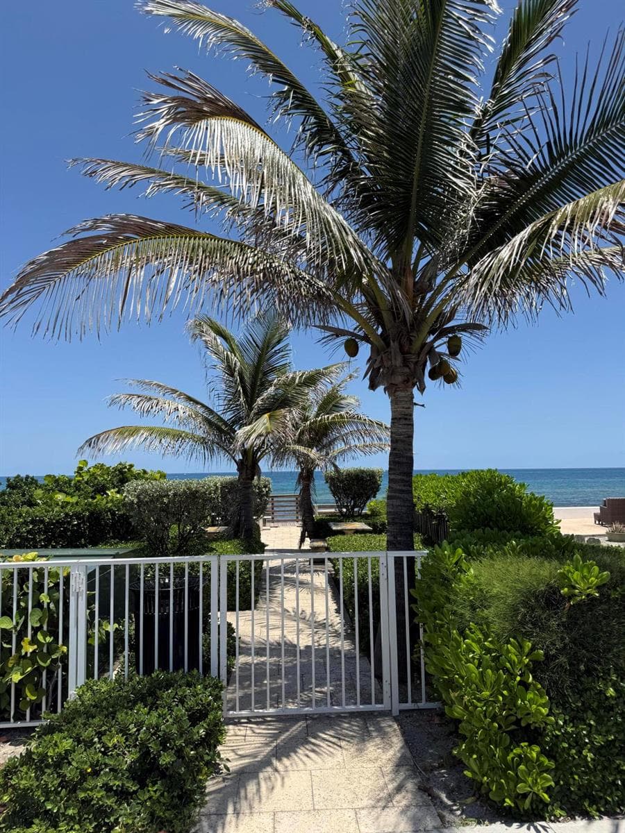 El Pueblo Public Beach Acceess