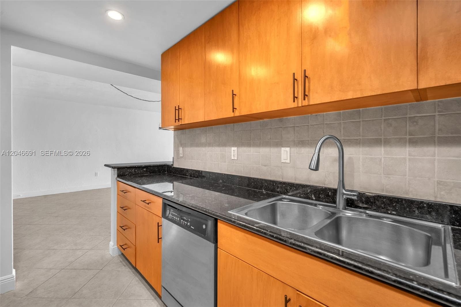 ISLAND POINTE CONDO · #8F in Bay Harbor Islands - Photo 5