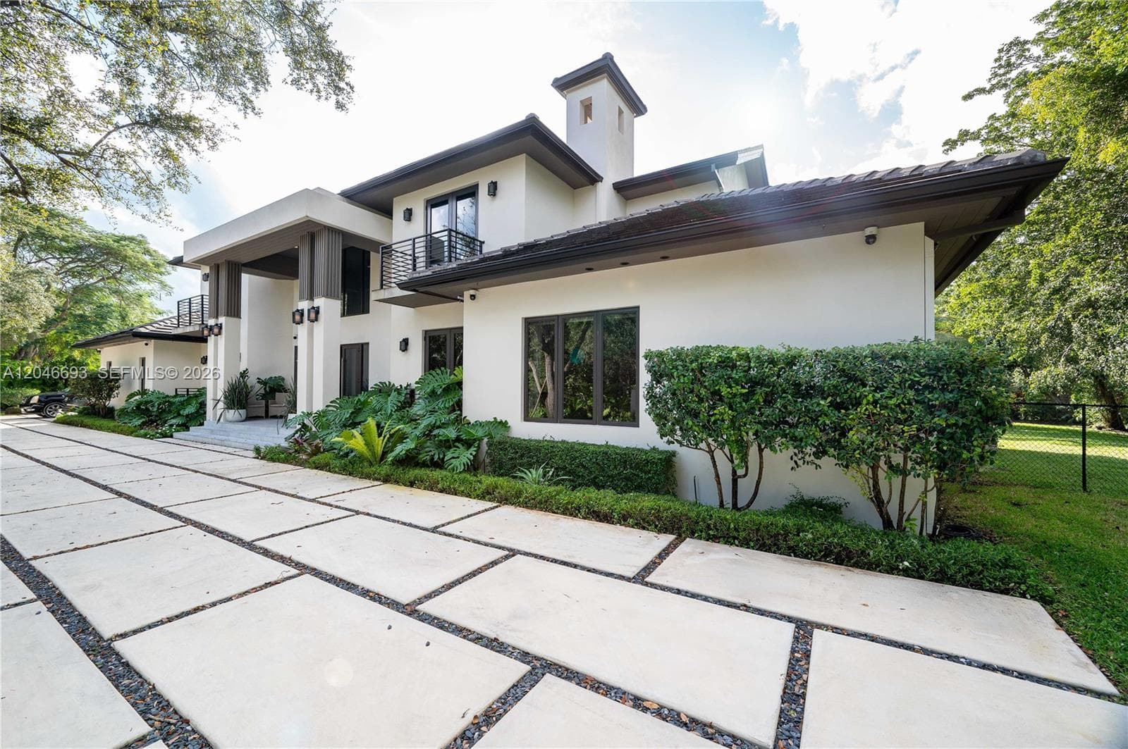 11200 SW 60th Ave photo 2