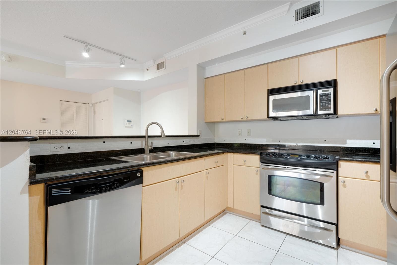 GABLES COURT · #208 in Miami - Photo 9
