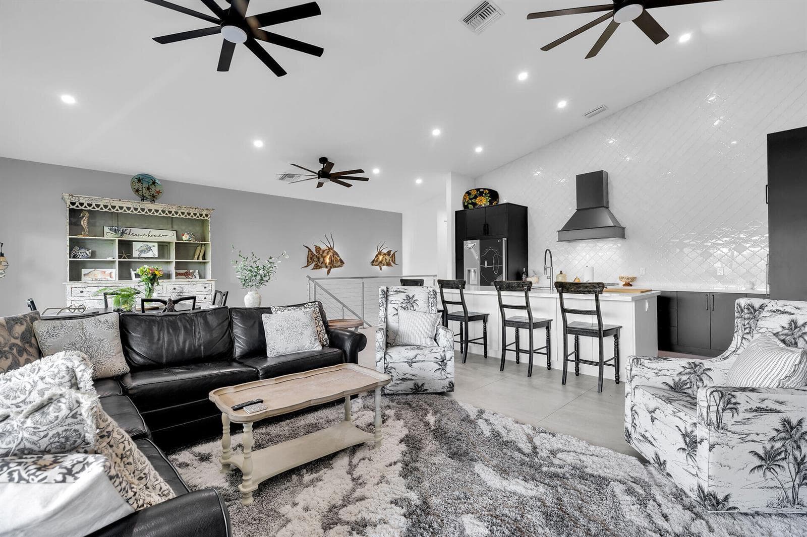 LIVING AREA (2)