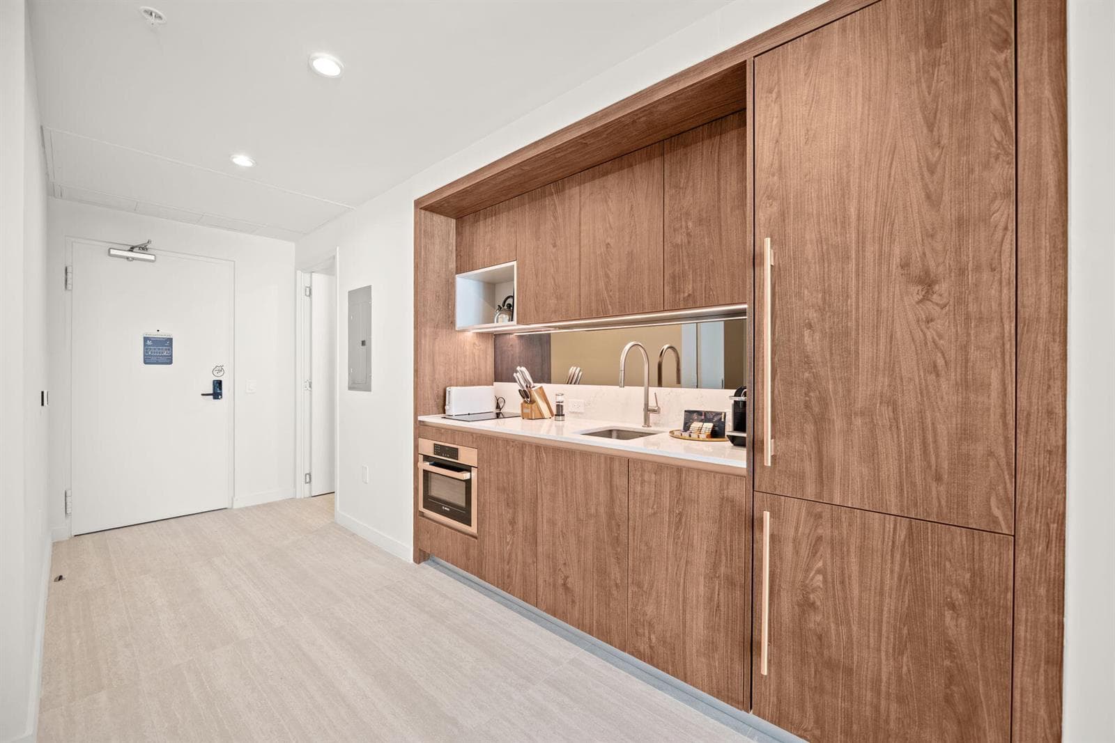10-web-or-mls-1611-sw-2nd-ave-702