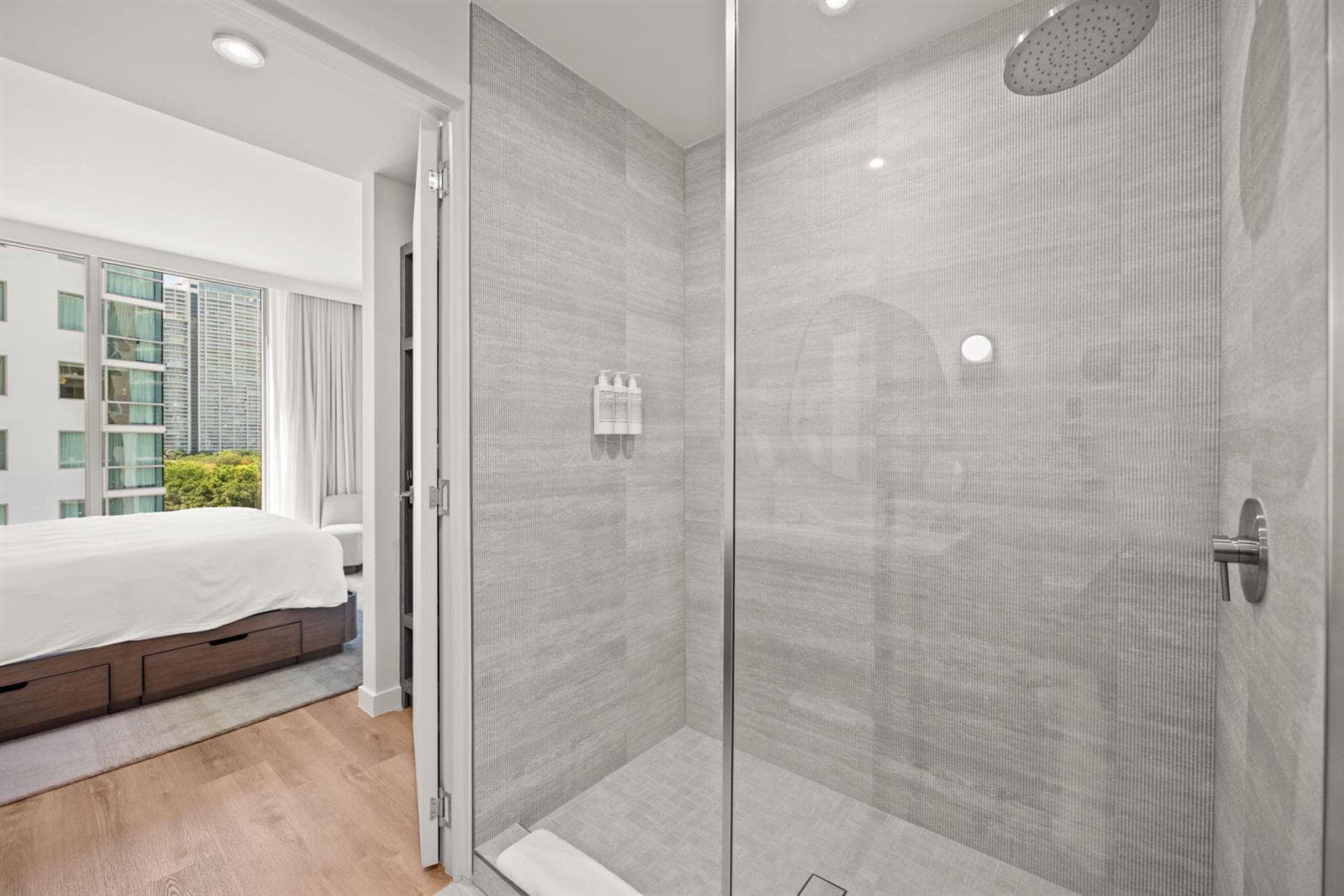 22-web-or-mls-1611-sw-2nd-ave-702