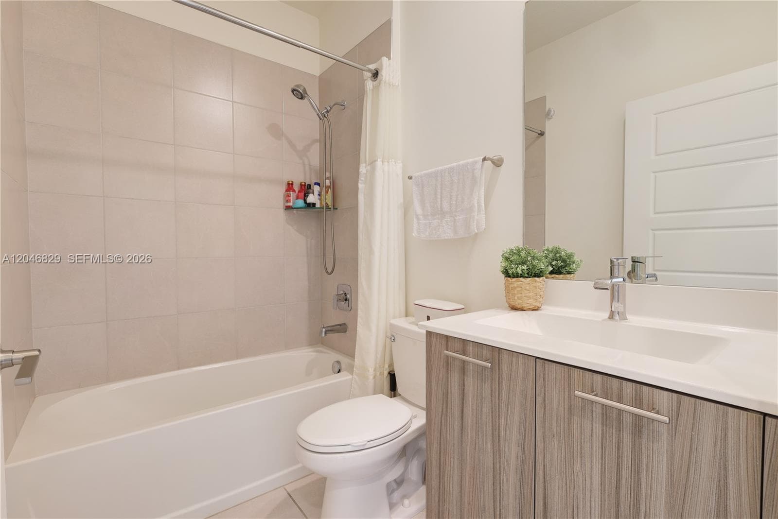 URBANA · #22 in Doral - Photo 11