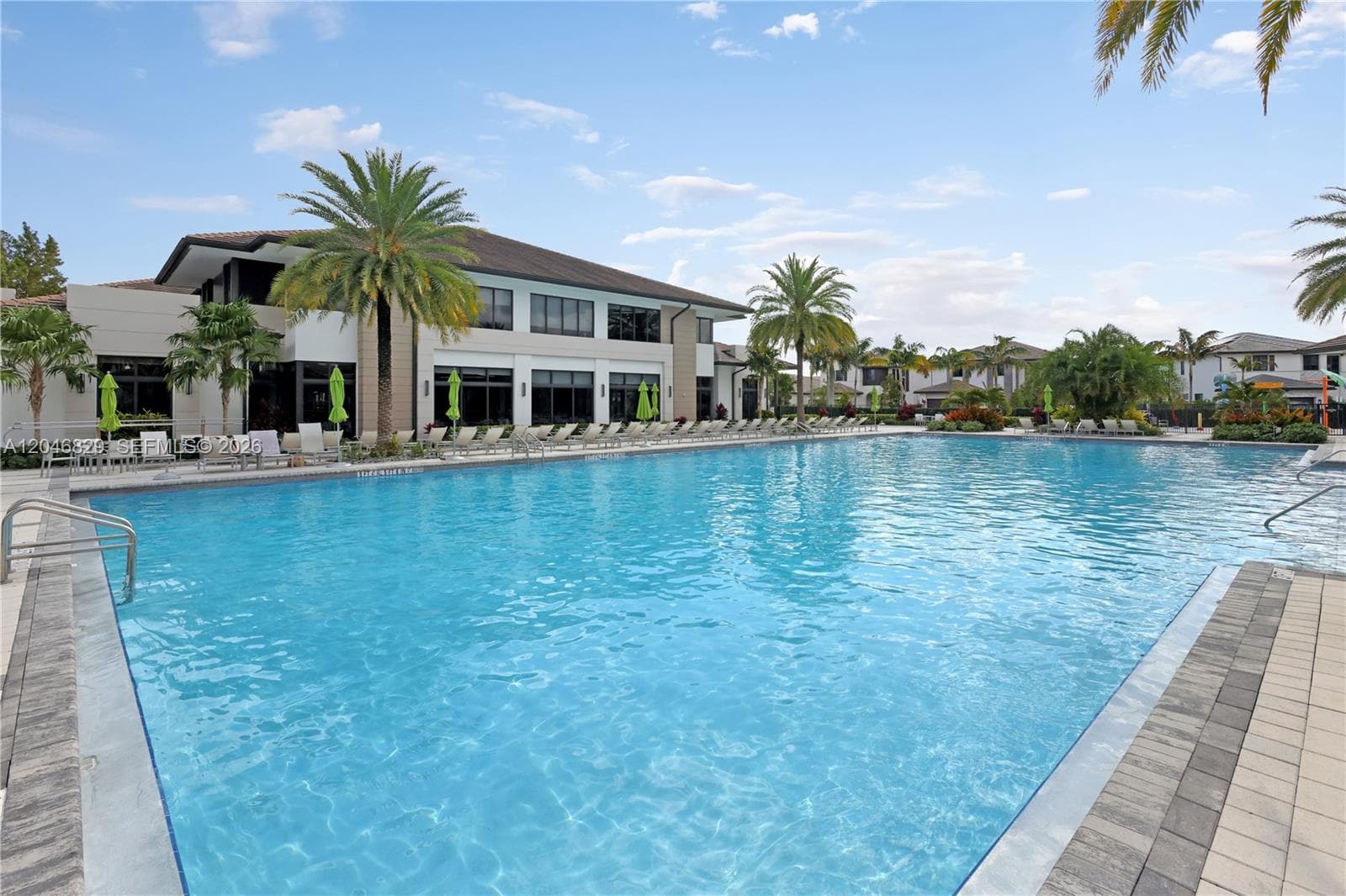 URBANA · #22 in Doral - Photo 25