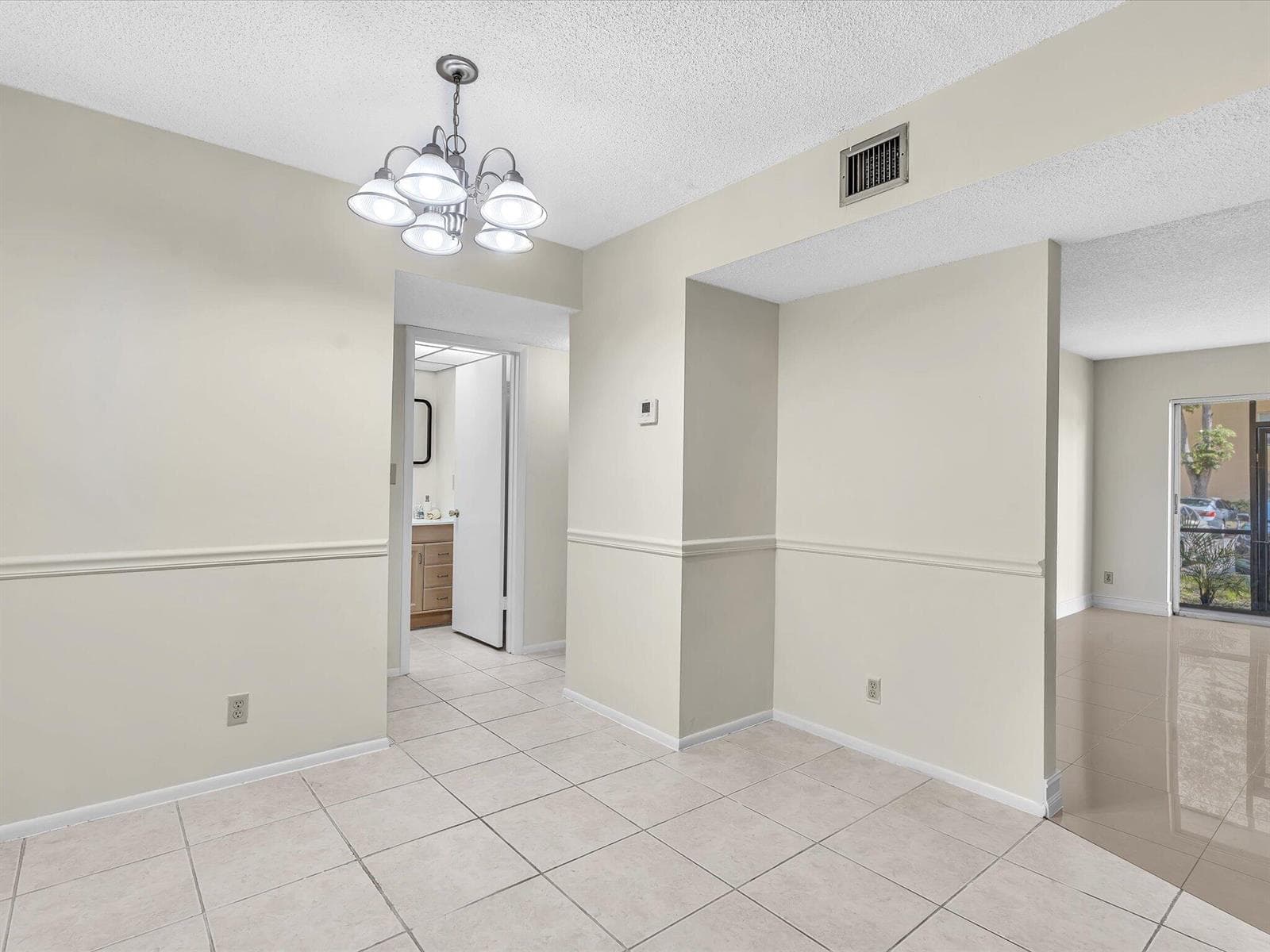 Split Bedroom Floorplan